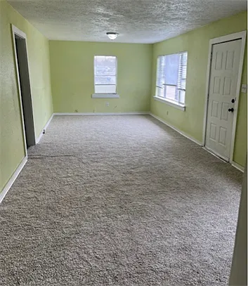 3 bed, 1.0 bath, 936 sqft, $795 — Photo 3