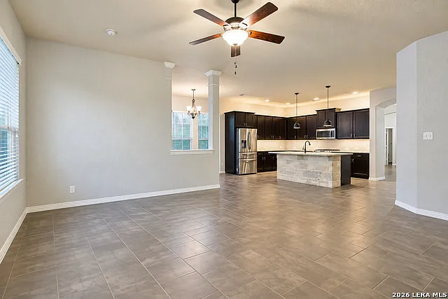 4 bed, 3.0 bath, 3345 sqft, $3,900 — Photo 4