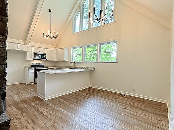 3rd image of 406 Robertson Dr