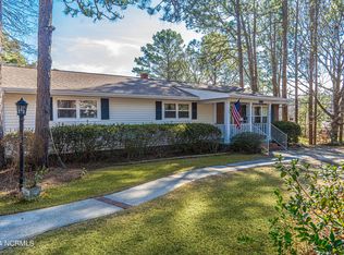 107 Pineland Dr, Hamlet, NC 28345