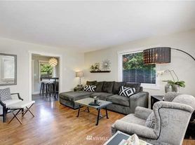 Le Mer Condominiums - Tacoma, WA | Zillow