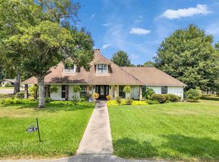 201 Bayou Dr, Taylor Landing, TX 77705