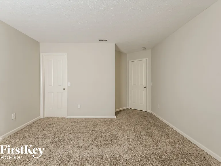 8132 Carina Dr — Photo 10