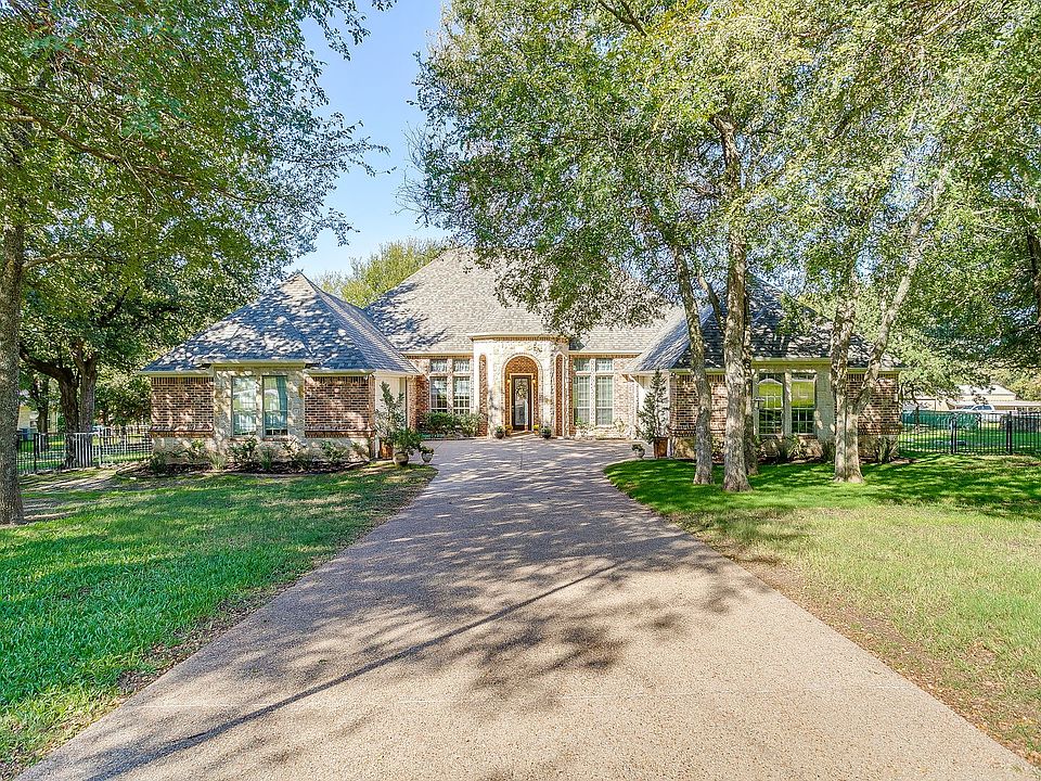 1st image of 134 Forest Creek Cir