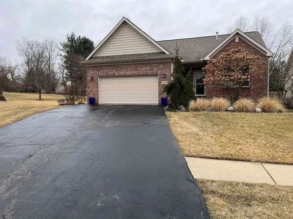 6349 White Berry Ln, Loves Park, IL 61111