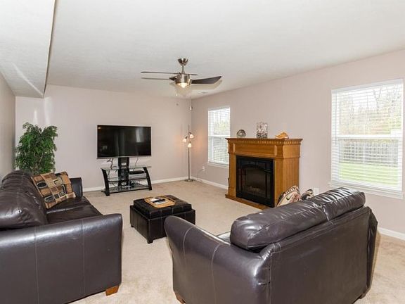 4th image of 11801 Newcastle Dr