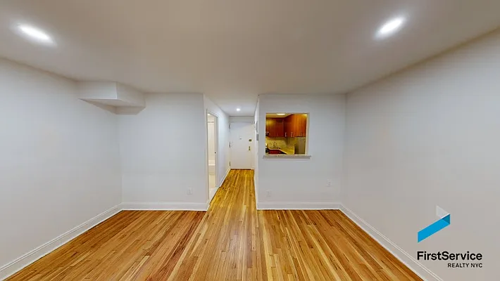 Rented by FirstService Realty (legacy) | media 3