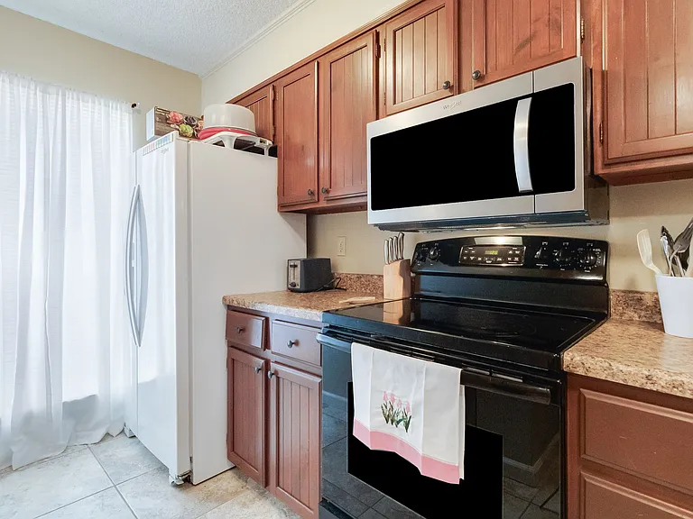210 Long Plantation Blvd #D — Photo 10