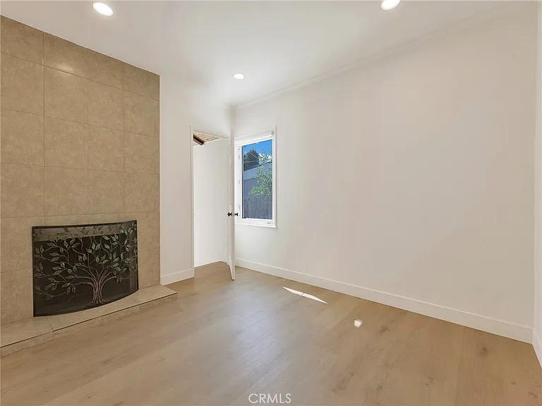 2108 N Pass Ave — Photo 17