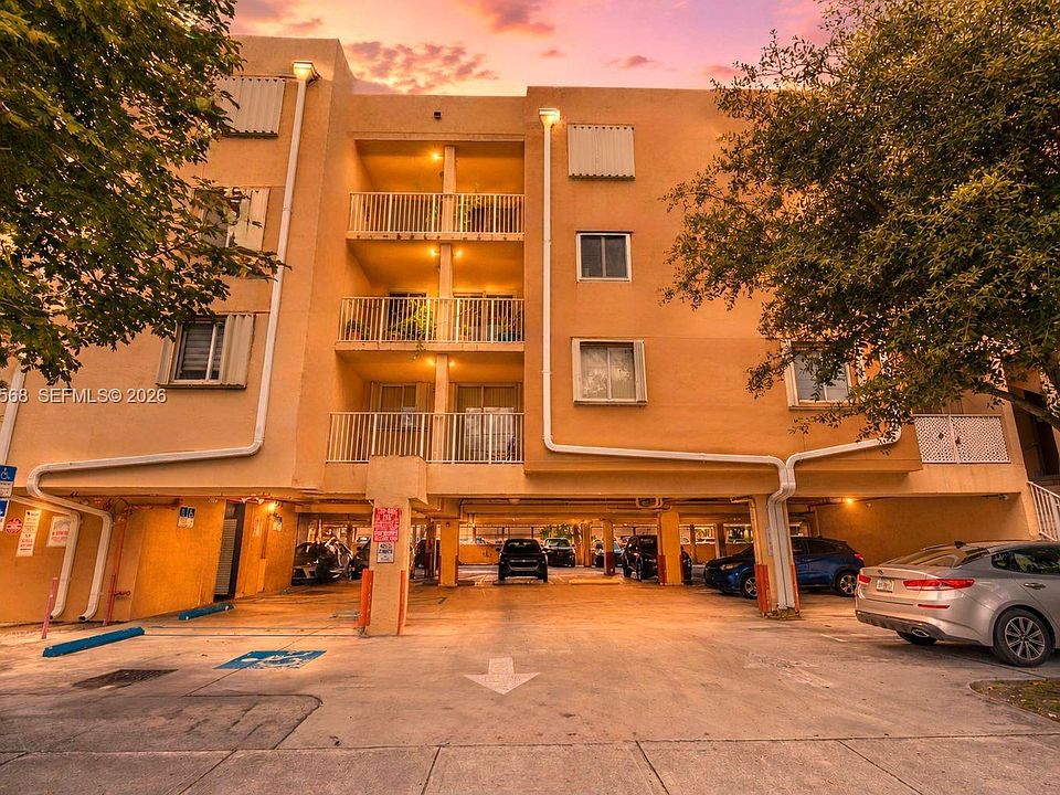 1st image of 814 NW 36th Ave APT 302