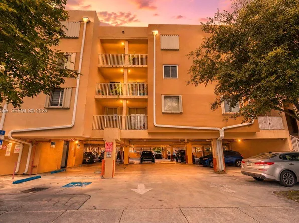 814 NW 36th Ave APT 302, Miami, FL 33125