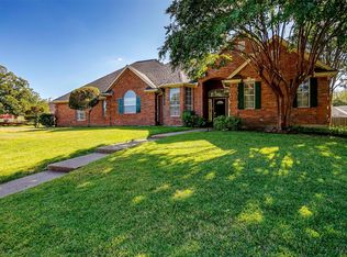 1060 Evandale Rd, Burleson, TX 76028