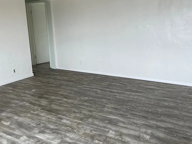 Living Room Looking toward hallway