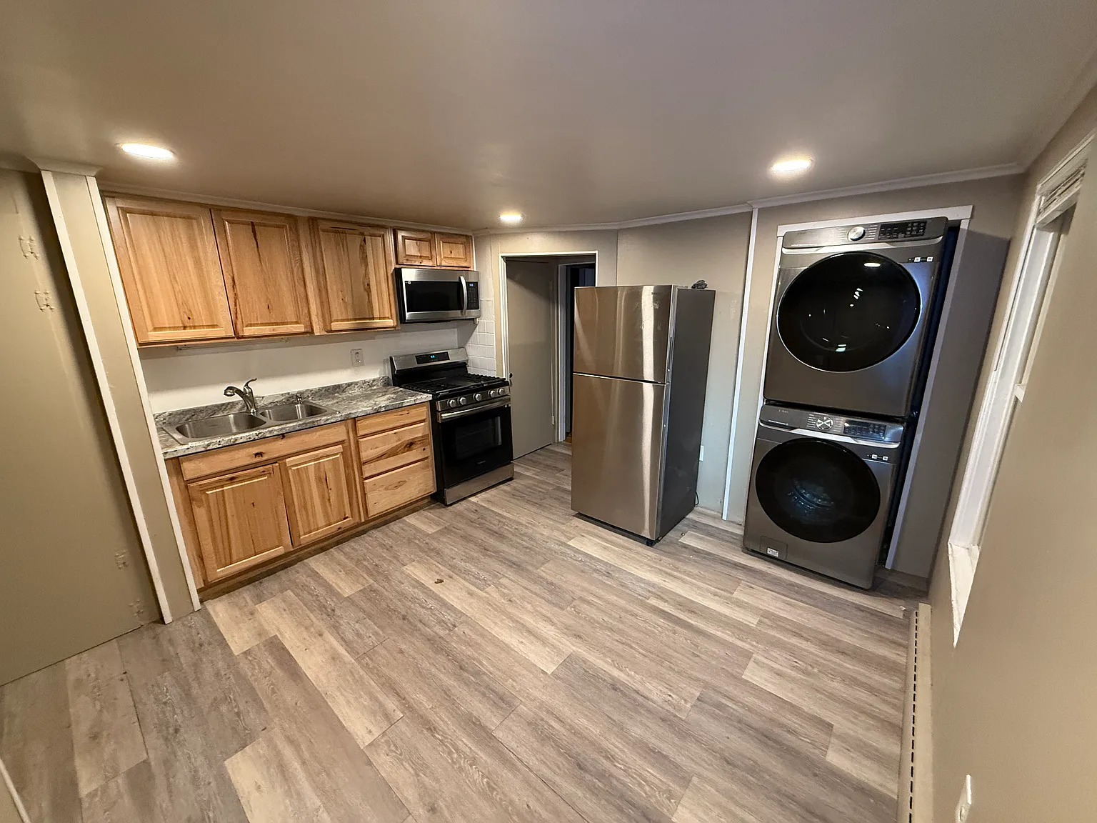 1 bed, 550 sqft, $1,600 — Photo 2