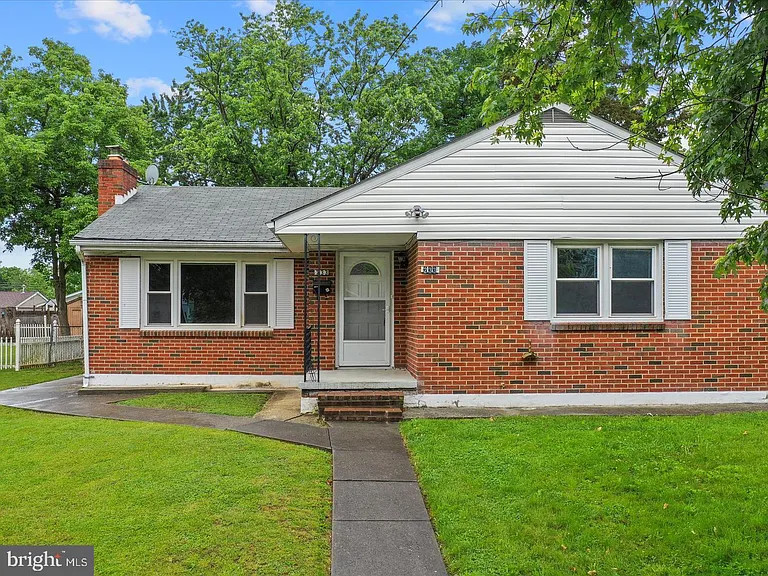 233 Molden Dr — Photo 1
