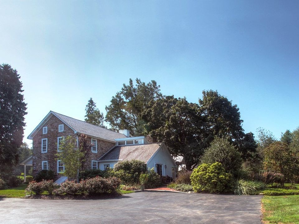 For Sale: 3590 Drifting Drive, Hellertown, PA 18055