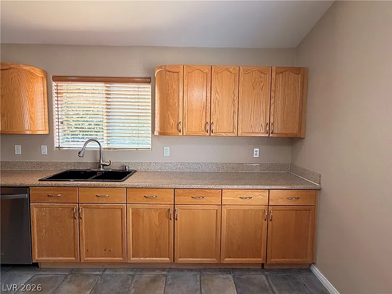 212 Horizon Peak Dr — Photo 10