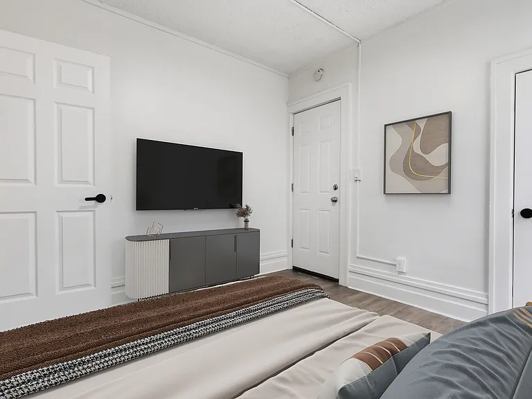 808 Vine St #2 — Photo 5