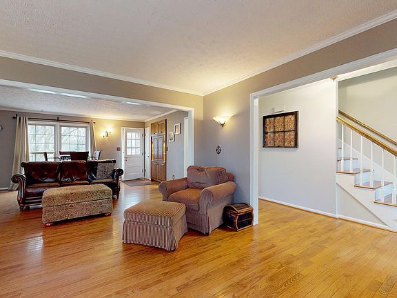 5th image of 2919 Chimney Rock Ln