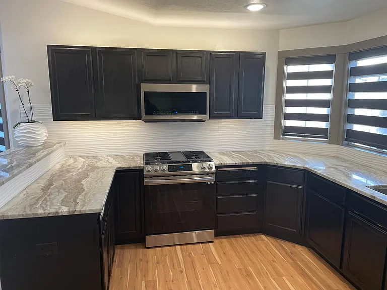 1012 N Silver Ash Ave — Photo 9