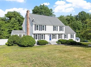 19 Villanova Dr, Westford, MA 01886
