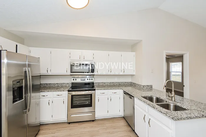 1138 Melvin Dr — Photo 7