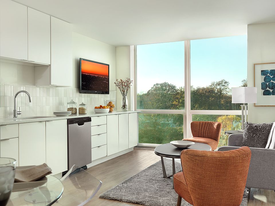 1st image of 8025 Bonhomme Ave #65567