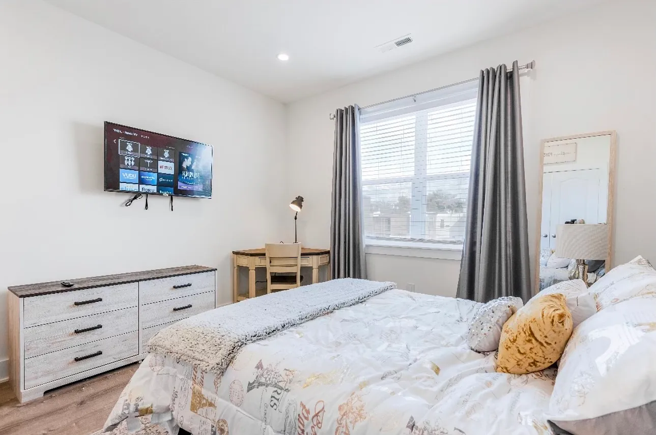 2 bed, 2.5 bath, 1500 sqft, $1,800 — Photo 3