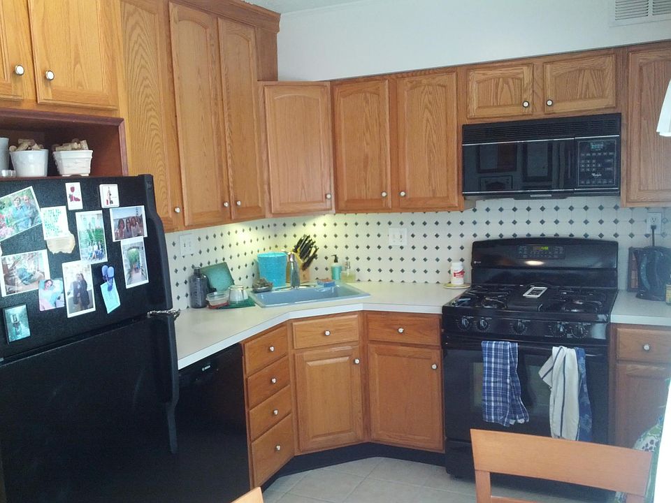 1st image of 1303 S Barton St Unit 210
