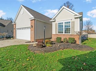 4135 Ledgewater Dr, Mogadore, OH 44260