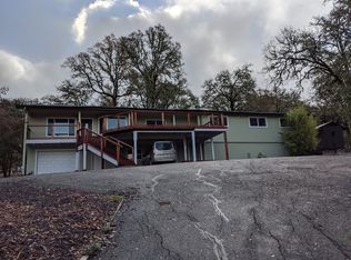 2220 Woodlake Dr, Ukiah, CA 95482