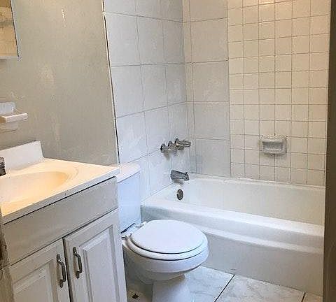 2nd image of 1404 College Park Ct #B