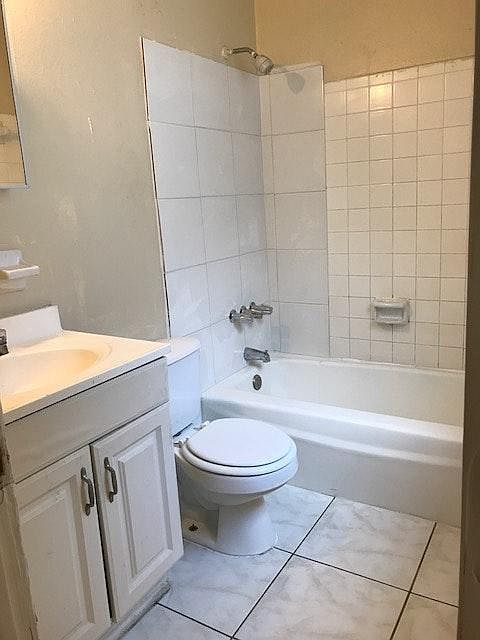 1st image of 1404 College Park Ct