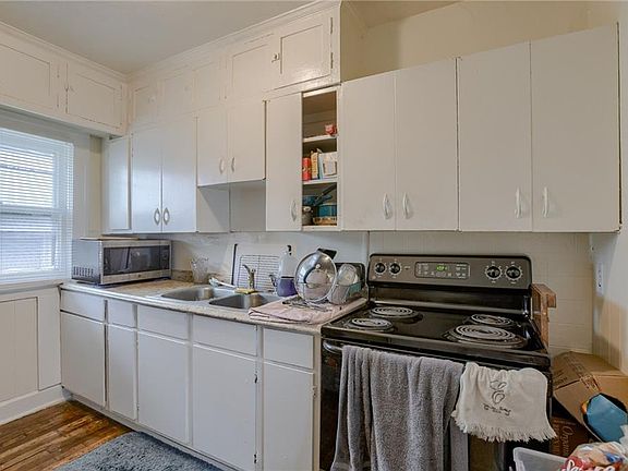 5th image of 2028 Hardesty Ave