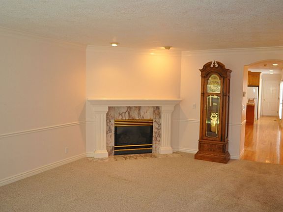 2nd image of 1594 W Cornerstone Way