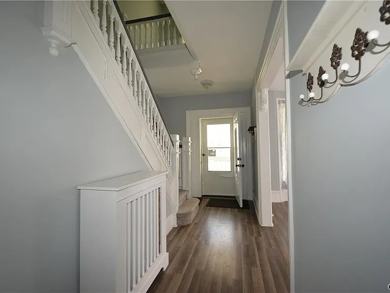41 N Main St — Photo 3