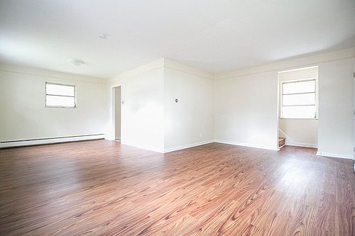 2nd image of 3350 Beaumont Dr