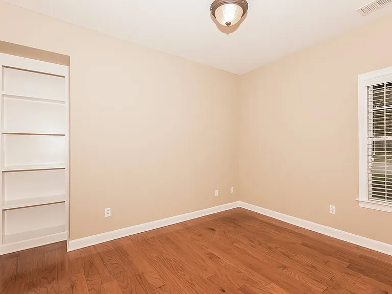 2722 Nelle Ln — Photo 20
