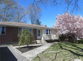 15 Olga Ln, Commack, NY 11725