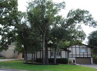 3002 Camelot Dr, Bryan, TX 77802