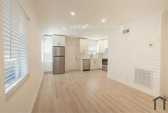 1 bed, 750 sqft, $1,199 — Photo 2