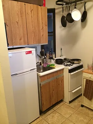 Rented by Eric Goodman Realty Corp | media 10