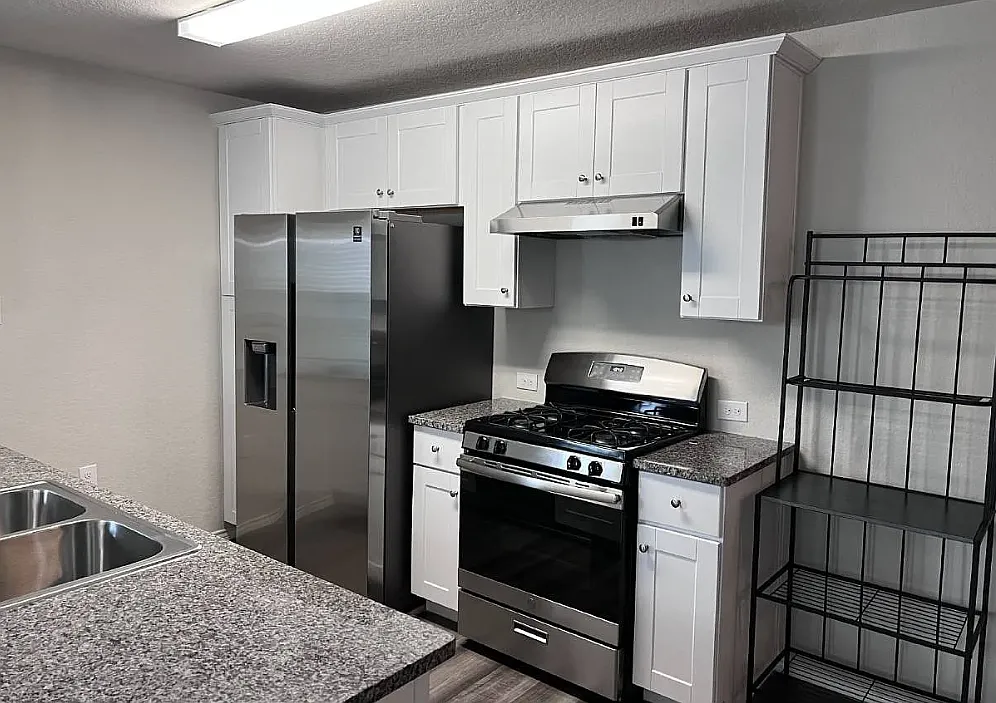 3 bed, 1474 sqft, $2,100 — Photo 2
