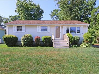 27 Louise Dr, Tiverton, RI, 02878