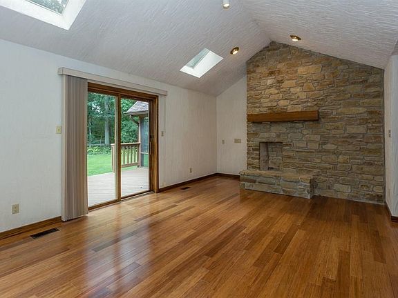 4th image of 5204 Mosswood Ct