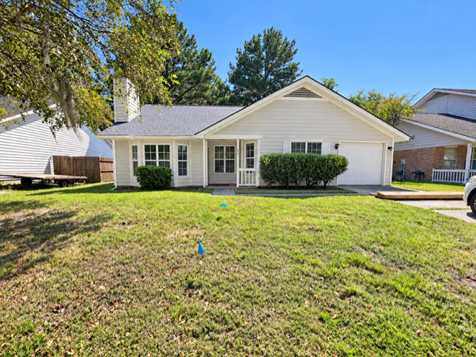 23 Daveitta Dr