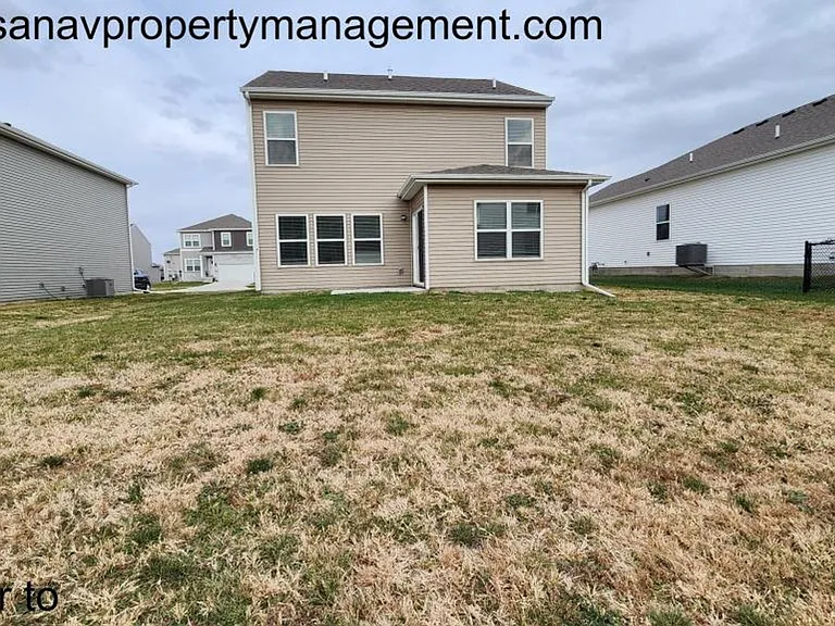 4202 NW Linwood Dr — Photo 3