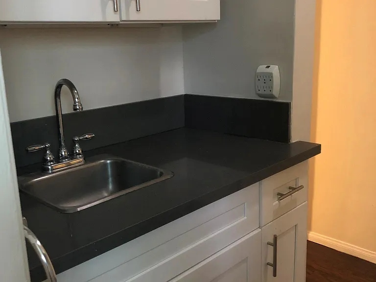 426 S Barrington Ave #1B — Photo 7