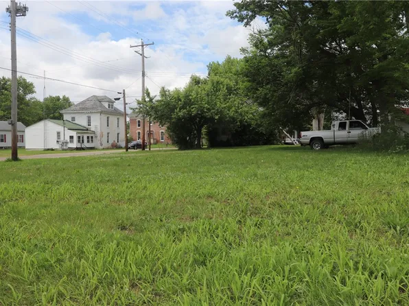 113 W South 2nd St, Shelbyville, IL 62565