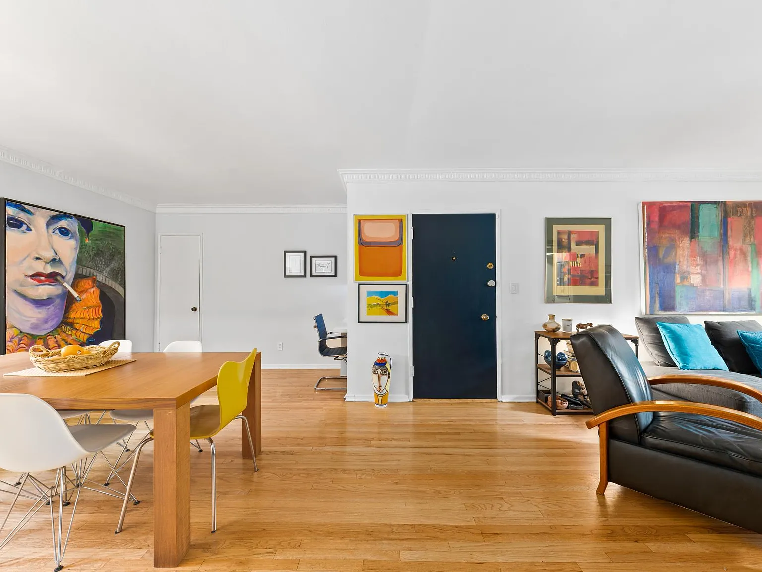 1330 N Crescent Heights Boulevard — Photo 3